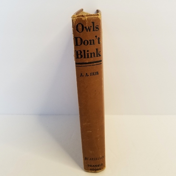 Owls Don't Blink by A.A. Fair- Triangle Books Edition 1947 - Picture 1 of 7
